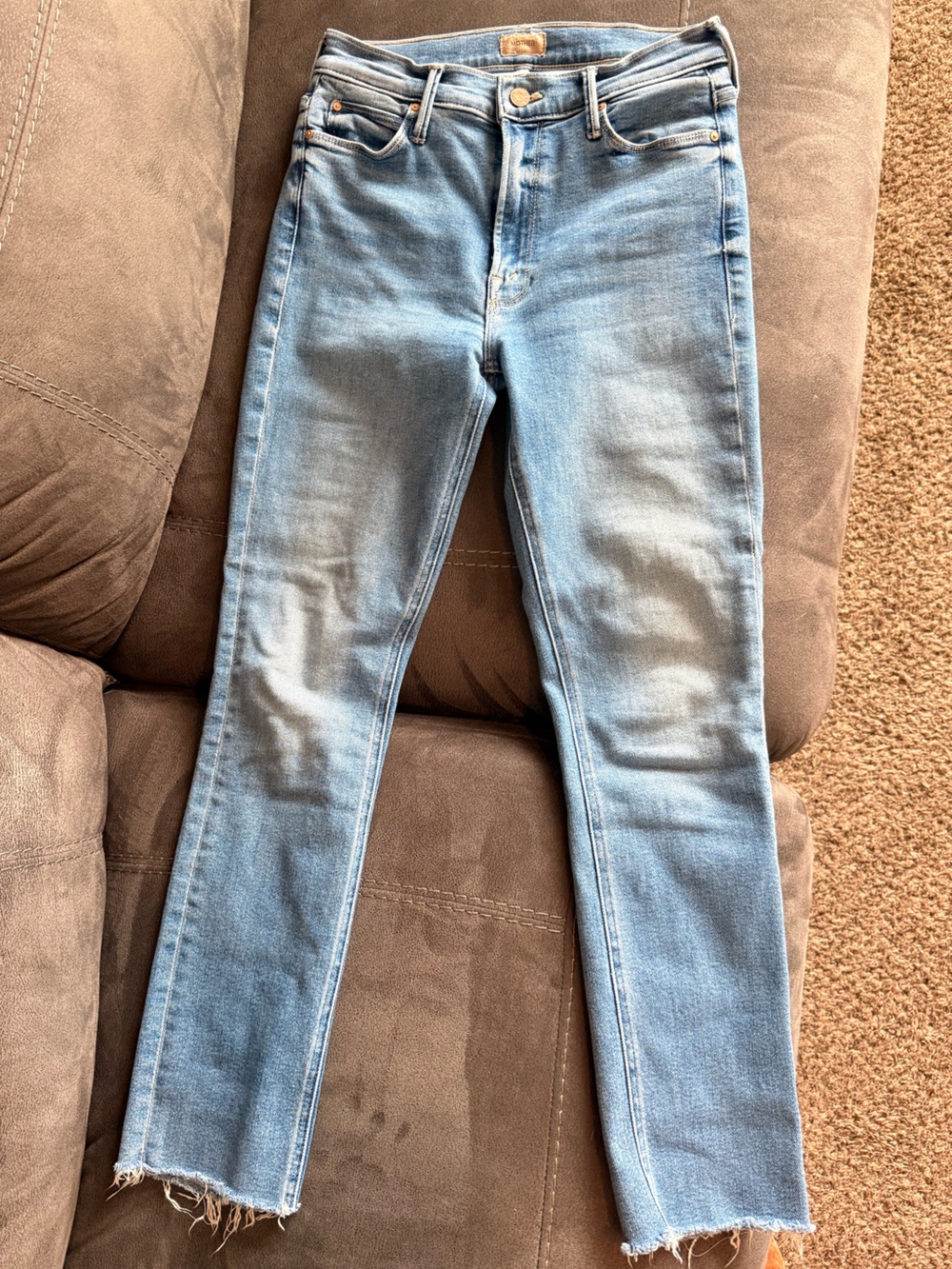 MOTHER The Mid Rise Razzler Ankle Fray - Size 27